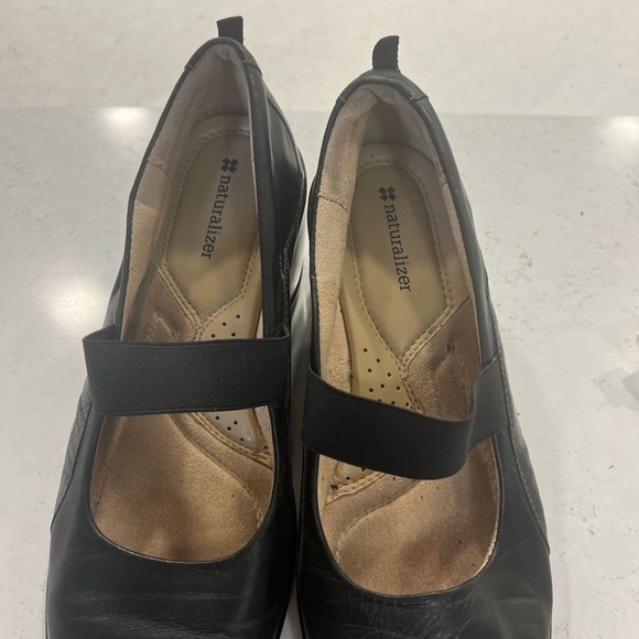 Naturalizer Black Leather Heels - Picture 7 of 7